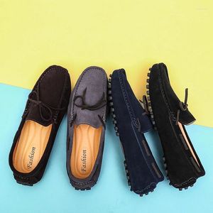 Sapatos casuais 2024 Suede Supomistas de couro Men Slip-On Causal Summer Walking Mocassins Boat Boat