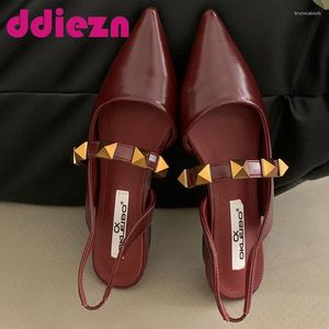 Casual Shoes Rivet Mules Sandals Women Flats Female Pointed Toe Slides Ladies Fashion 2024 Wine Red Summer Beach