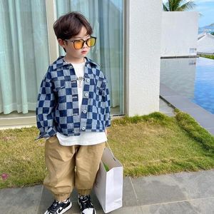 Jackets Fashion Teen Boys Denim Einbrustjacke 2024 Frühling Herbst Koreanische Version 2-11y Baby Jungen Girl Checkerboard Deckmantel