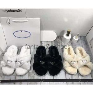 Praddas Pada Prax Prd 2021 Triangle Slipper Family Cross Wool Autumn Winter New Flat Bottom Wool Clipper Lazy Lamb Slipper 98nj