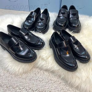 Brand vestido sapatos de fundo grosso Triângulo P mocassins pretos CloudBustBust Sapato de couro Genuíno Aumente os tênis de plataforma Sapatos casuais de moda
