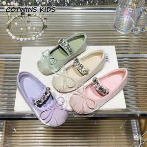 Girls Princess Shoes Spring Autumn Kids Fashion Märke Mary Jane Dress Dance Ballet Flats Children Sandaler Bow Crystals Soft Sole 240425