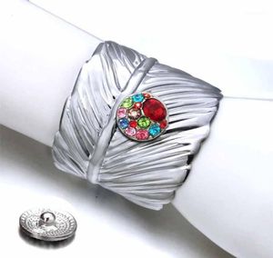 Löv 111 överdrivna blommor arm Big Fit 18mm Snap Button Bangle Armband manschettsmycken för kvinnor1313678