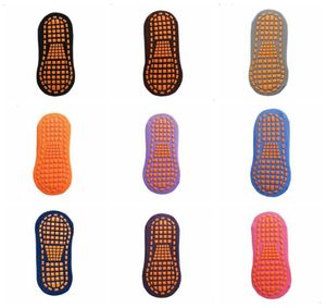 Colla per calzini per pavimenti antislip per bambini adulti inverno cedere le case di calze corte yoga calzini sportivi calzini di stilista fwc32354620039