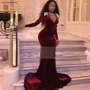 Party Dresses Burgundy Velvet Prom Dress Modest Arabic Africa V Neck Long Sleeves Appliqued Formal Gown Custom Made Plus Size