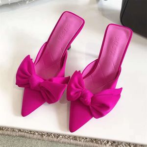 Ny stil fjäril-knot mules kvinnor tofflor elegant pekade tå tunna höga klackar damer sommar mode party prom sko