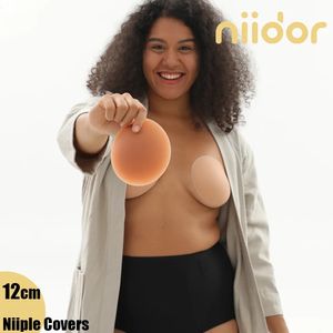 Niidor Natural Silicone Nipple täcker Ultra Thin Breathe Invisible Adhesive BH för kvinnor Återanvändbara bröst 6 färger Boob Pasties 240418