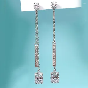 Gestüt Ohrringe modische Luxus und Nische 925 Sterling Silber Vielseitiges weißes Diamant -Set mit Hochkarbon -Hochzeit Schmuck