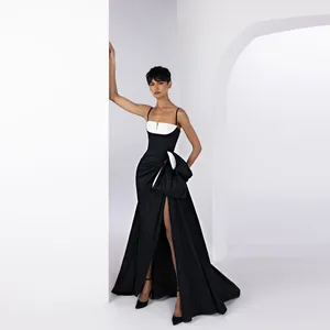 Vestidos de festa exclusivos de preto e branco mistura de baile longa colorida com sobreposição lateral de arco sexy split formal