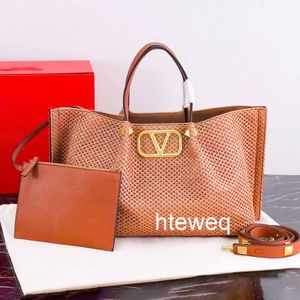 Weave Shop Large Tote V Shoulder Designer Bag for Woman Luxurys Raffias travel pochette rivet Beach bag man crossbody duffle handbag hobo work clutch Straw bags