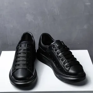 Casual Shoes Korean Design Mens Original Leather Lägenheter LACE-UP Black White Shoe Breattable Platform Sneakers Street Footwear Man