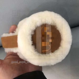 Uggg Ohrmuff Schaffell Fell Designer uggslippers Ohrschützer Metallschnalle Vielseitig hochwertige Cover Winter Mode Ohrwärmer für Frauen und Männer mit Logo 409