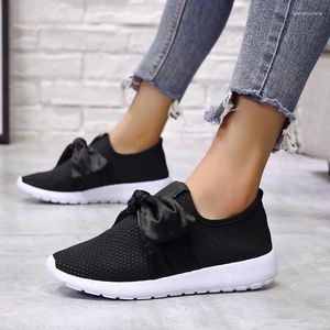 Fitnessskor kvinnor mesh sneakers mode slip på plattform korgar femme kvinna vulkanisera femmes chaussures