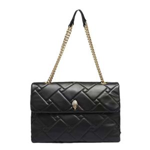 Handväskor hjärtformad handväska lyxig designer väska läder london kvinnor man mini axelväska metall skylt pochette koppling tote crossbody kedja bagskurt geiger