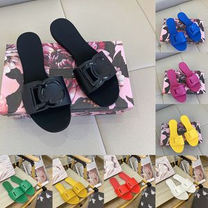 Designer tofflor för kvinnors damer mode lyxiga läder platt klackar skjutor skjutreglage bruna svart sommarrum utomhus sandaler mulor claquette skor