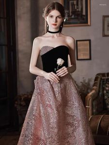 Parti Elbiseleri Pembe Tatlım Balo Elbisesi Straplez A-line Kat Uzunluk Sequins Velvet Formal Düğün Ünlü Akşam Elbise