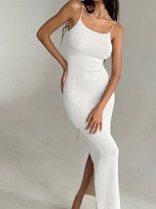 エレガントニットロングホワイトドレス女性セクシーなスパゲッティストラップバックレスボディコンマキシドレスレースアップスリットドレスパーティー衣装240425