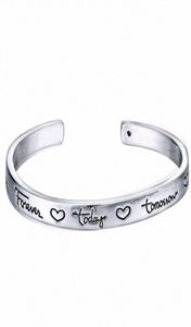 Bracelete de fofinho novo com carta inspiradora de bracelete gravado personalizado único para amigos Forever Silver Charms 2016 Cha2144388