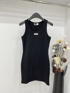 Vestidosドレス24夏の新製品チェストフックフラワーレターパッチ装飾コントラストカラーバインディングトリミングすべての綿Uネックタンクトップドレス