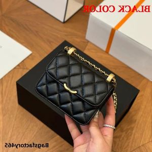 LOULS VUTT Women Designer Lipstick Bag Two Mini Golden Balls 8 Colors 10x12cm Quilted Leather Gold Hardware Matelasse Chain Cosmetic Ca Saxl