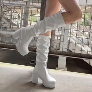 Stivali White Knee High Women 2024 Piattaforma invernale Tannie di punta rotonda Long femmine Scarpe