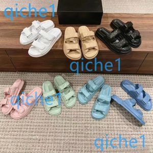 Papa Sandalenschlupf ohne den Rückengurt Frauen Sommer Dad Slide Slide Flat Schuhe 100% echtes Leder -Stiftleder mit Box Designer Dad Sandale Luxus Lambskin