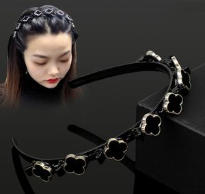 Hair Band Hair Braiding Artifact 2021new Hairpin FourLeaf Clover Bang Hairpin Internet Celebrity Woven Gathered Headband Broken H1586814