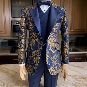 Blomma kostymer för män Slim Fit Jacquard Wedding Tuxedo Navy Blue and Gold Gentleman Jacket With Vest Pant 3 PCS 240430