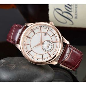 Guarda gli orologi AAA Two Aghle Half Timer Quartz Mens Watch