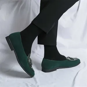 Sapatos de vestido salto largo baixo para homens casamento homem branco luxo 2024 tênis esportes idéia luxo oferta