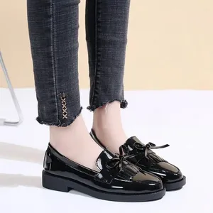 Casual Shoes Comemore Women 2024 Autumn British Tassel Flats Flats Woman Black Patent skórzane mokasyny Platforma Platforma na 42