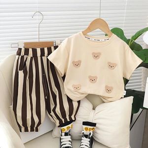 Roupas Conjuntos de 2pcs /moda S verão 2024 Adorável impressão de urso o-pescoço Camisa de calças castanhos e brancas de calças listradas listradas