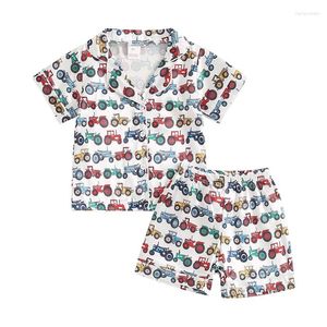 Kläder sätter Little Boy Farm Outfits Cartoon Tractor Print Button Down Short Sleeve T-shirt med elastiska midjeshorts