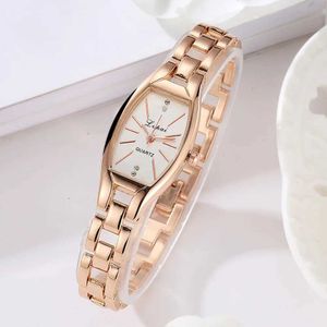 Armbandsur Rose Gold Casual Quartz Ladies Armband handled Nya anländer kreativa kvinnor mode lyxklänning kvartsklocka D240430