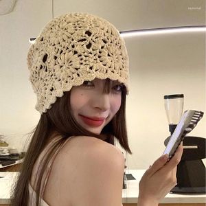 Berets Handmade Ins Flower Pull Women Spring And Autumn Straw Crochet Hollow Basin Hat Retro Knitted Skull Sunscreen Sun Cap Gorro