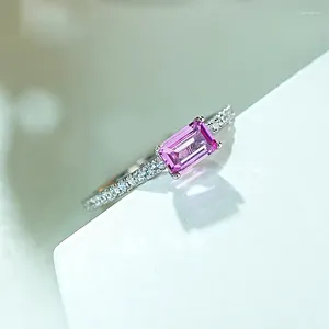 Rings de cluster versátil requintado requintado turmalina rosa 925 anel de prata incrustado com diamantes de alto carbono em um design de nicho para camadas