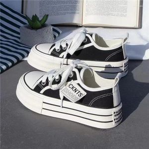 Lässige Schuhe Mode -Sneaker Frauen Canvas atmungsaktive coole Straße Männliche Marke Schwarzweiß Kausaler