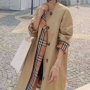 Designer 2024 windbreaker European and American luxury plaid fashion sewing fake two loose women's mid-length windbreaker