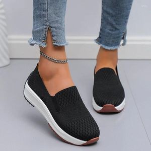 Casual Shoes 2024 Fashion Women Flats Slip On Mesh Woman Light Sneakers Spring Autumn Femme Platform för Slip-On