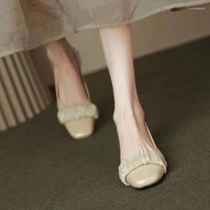 Sapatos casuais Quadrado calcanhar de dedos grossos de calcanhar baixo leite elegante de leite de damasco de renda feminina feminina feminina calçada jovem y2k l