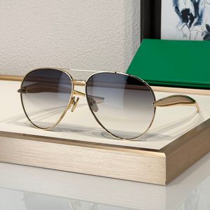 Mode solglasögon för män kvinnor 1305 sommardesigner stilig höggatan metall fritidsstil anti-ultraviolet retro platta cr39 ovala fullramglasögon slumpmässig låda