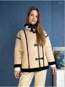 Женские куртки ягнят женщина, женское пальто плюс кожаные лоскутные клады 2024 повседневные парки теплые стильные пуговицы для зимнего пальто