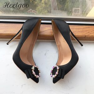 Tikicup Women Black Silk Silk Satin Punte di paletti con punta di piedi con arco eleganti abiti formali abiti formali scarpe al tallone più taglia 33-45 240429