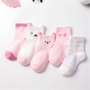 Calzini per bambini da 5 coppie/lotto per bambini carino cartone animato Calzino di cotone ragazzo ragazza ragazza baby a strisce calde calze sportive autunno inverno regalo per bambini y240504