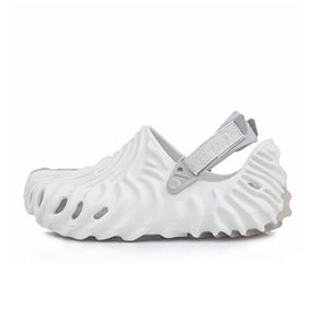 2022 Designer de fivela lâminas sandálias Selas clássicas mass stratus menemsha pepino uriço de sapatos à prova d'água Hospital de enfermagem Mulheres Outdoor1933647