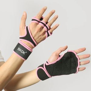 Rękawiczki treningowe z opakowaniem na nadgarstki przeciwodprzewódzki silikonowe ochrona palmy ciężar podnoszenia siłowni różowy kolor dla kobiet 240423