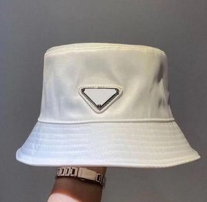 REN NYLON Designer Bucket Hat Summer Casquette Luxe Designer Hat Outdoor Sunshine Proof Casquette Color Solid Meat Hats Triangle para homens Brim FA0127