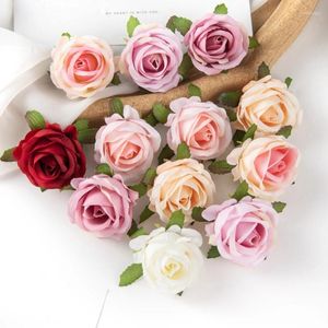 Flores decorativas 100pcs rosa de seda artificial para casa de jardim de natal arco de casamento coragem de buquê de buquê Diy Diy Candy Decoration s