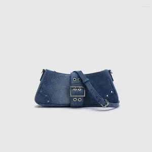 Bolsas de ombro 2024 Designer de nicho Luxo Retro Denim Rivet Bolsa de motocicletas requintada e versátil axilada casual de ponta sofisticada