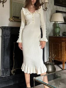 Taruxy High midja Ruffled Maxi -klänningar för kvinnor Autumn Winter Sticked Slim Long Dress Vintage Woman Retro Elegant 240429